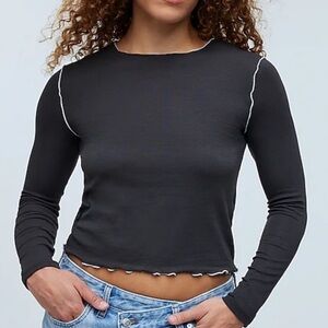 Contrast-Stitched Crewneck Crop Tee